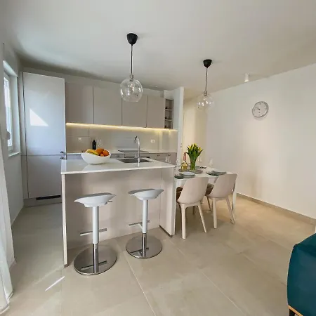 Apartment + Free Garage Parking Place