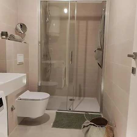Apartment + Free Garage Parking Place Apartment Split