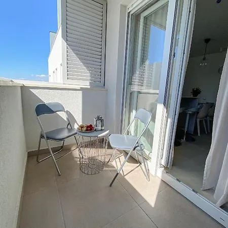 Apartment Apartment + Free Garage Parking Place *